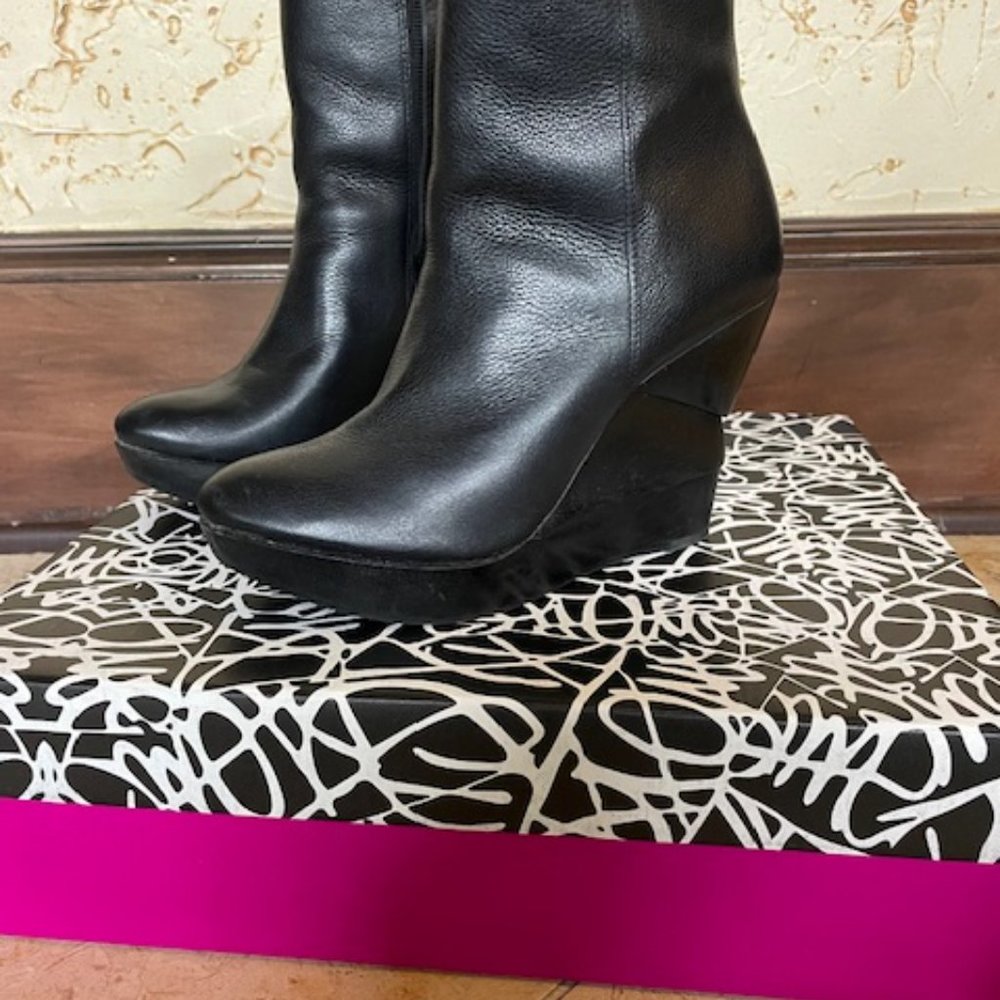 Diane von Furstenberg Size 7 Black Opalista Leather Platform Boots (with box)